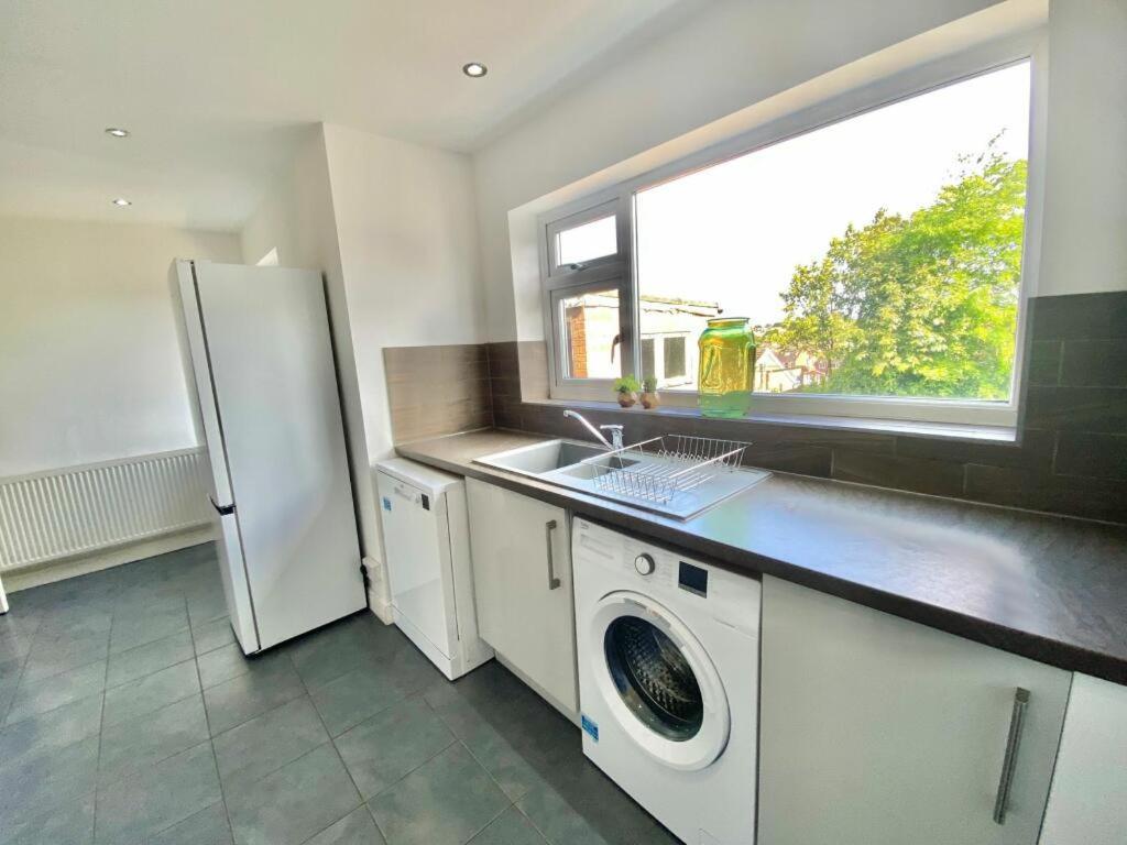 Coventry Huge 4Bed 2Bath Private Parking Nec By Empower Homes Luaran gambar