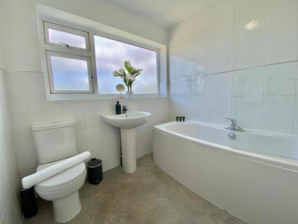Coventry Huge 4Bed 2Bath Private Parking Nec By Empower Homes Luaran gambar