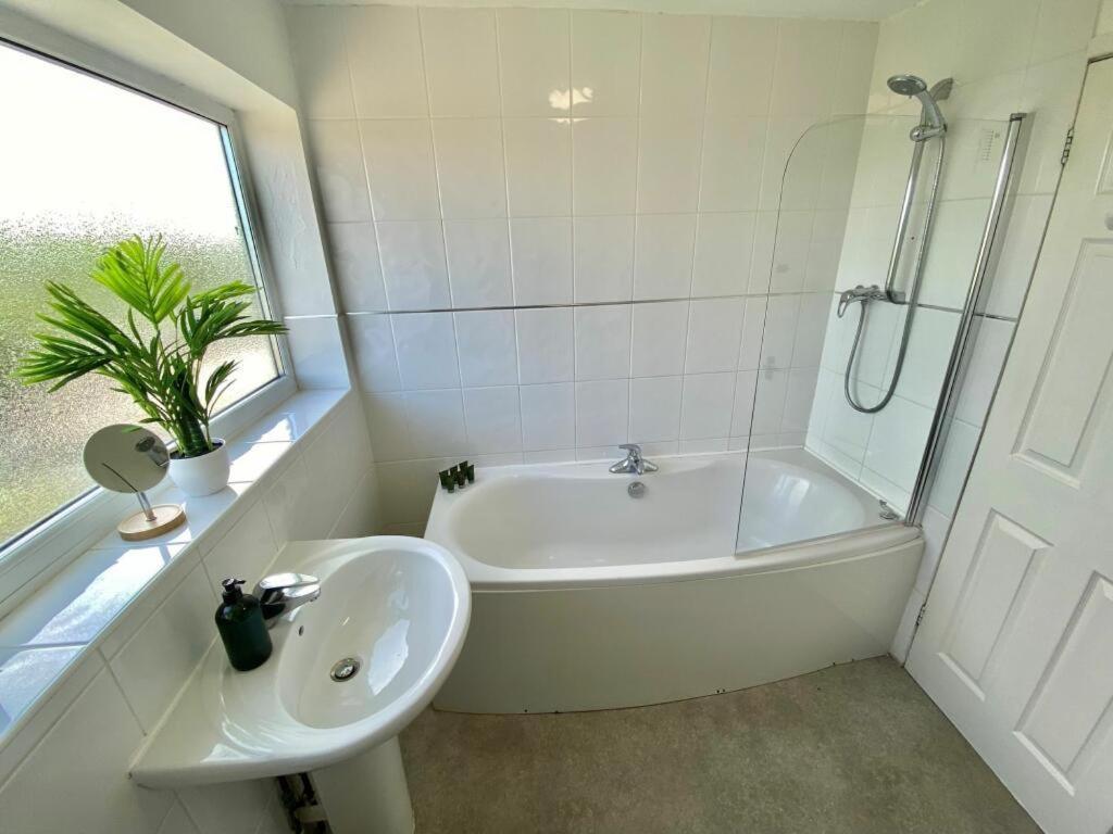 Coventry Huge 4Bed 2Bath Private Parking Nec By Empower Homes Luaran gambar